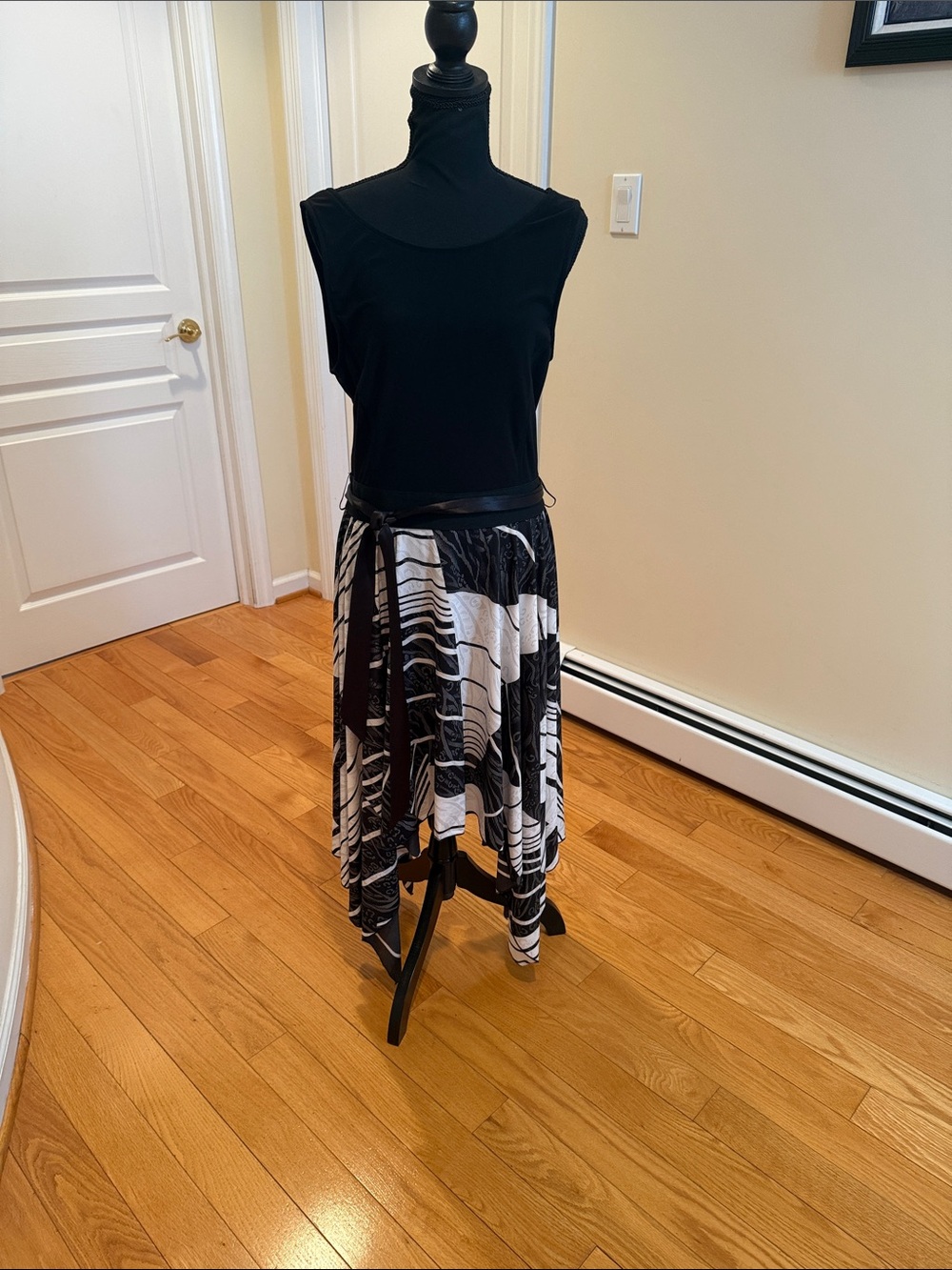 Talk of the Walk Black & White High-Low Dress with belt